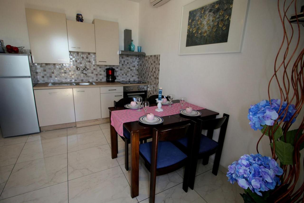 Villa Renipol Adults Only Sutivan Exteriör bild