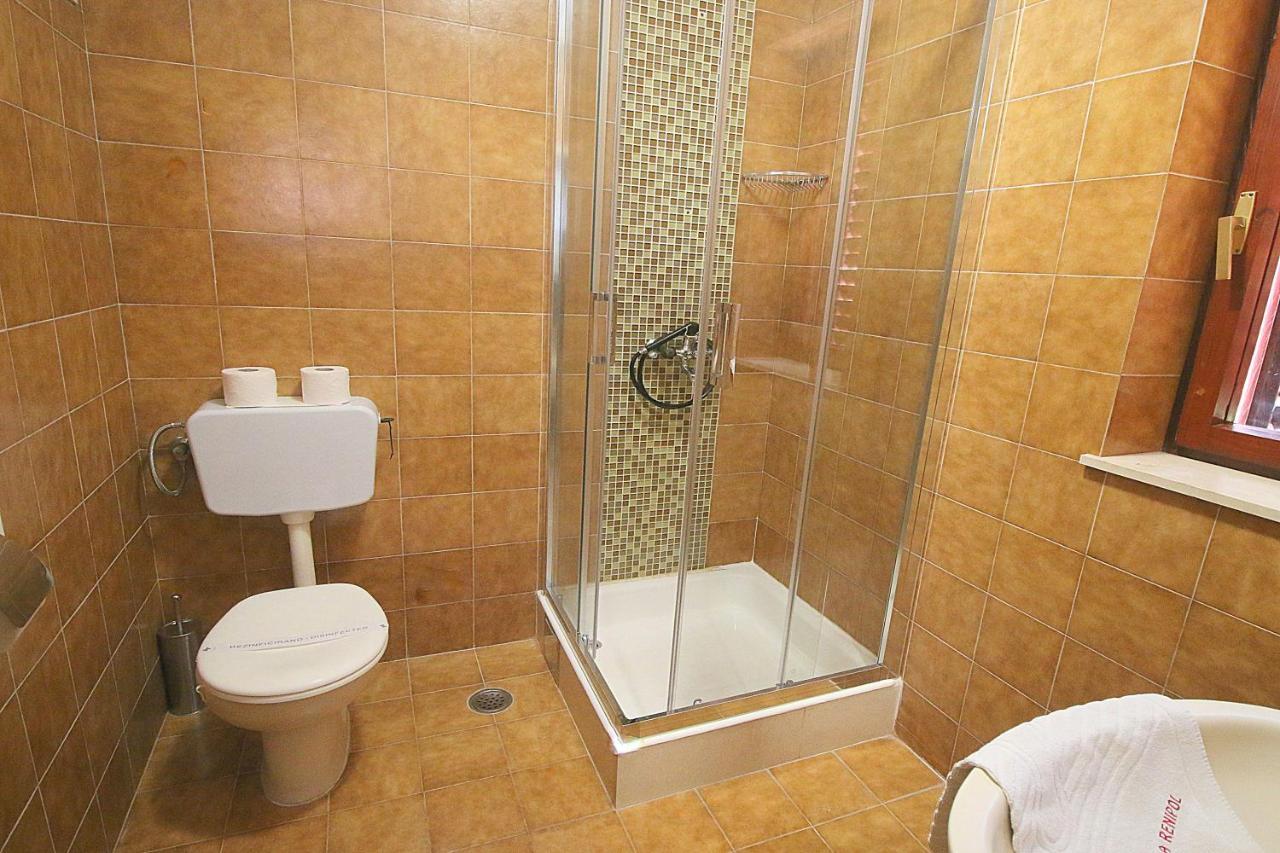 Villa Renipol Adults Only Sutivan Exteriör bild