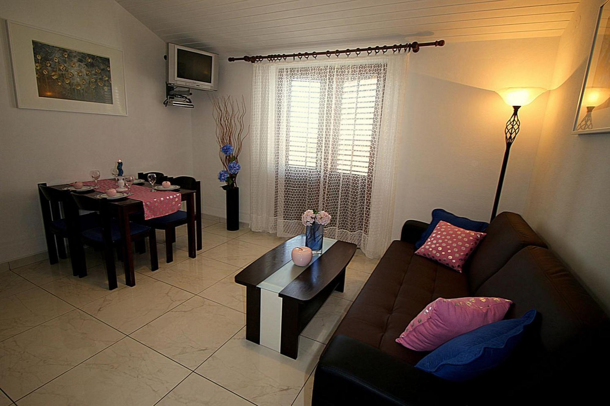 Villa Renipol Adults Only Sutivan Rum bild